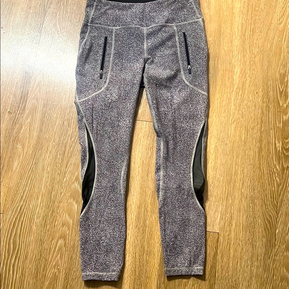 Lululemon Gray Athletic Leggings with Zipper Pockets - Picture 4 of 8